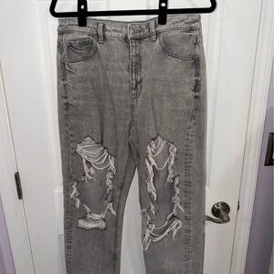 Distressed American Eagle Women’s Mom Jeans